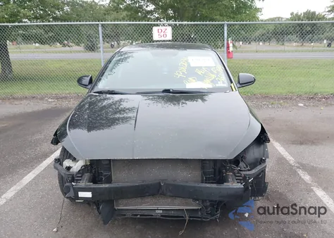 2019 Hyundai Elantra Se из США, поврежденный, VIN 5NPD74LF4KH443181